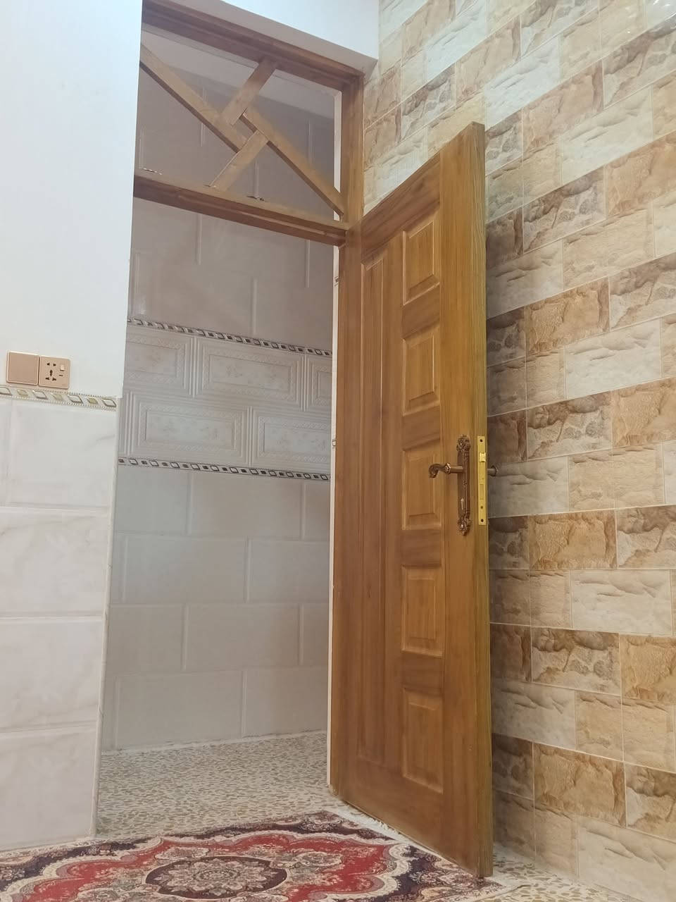 ه السلام عاليكم للبيع مشتمل بالحسينه الراشديه ١٠٠ متر طابق ونص بناء جديد قريب عله شارع والمدرس كامله كافت خدمات مجاري وتبليط، ،،***********
