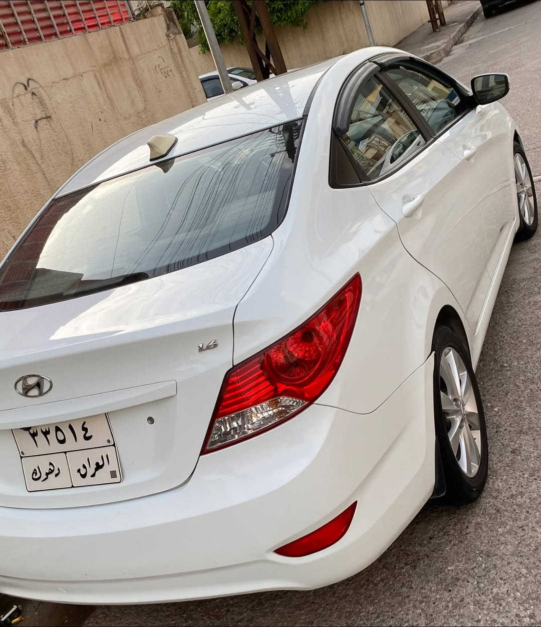 اكسنت للبيع 2014 خليجي
فول مواصفات 
فتحه سقف 
محرك 16
شاشة 
كاميرا 
تحكمات ستيرن
ماشيه 102 km
بيها جاملغ خلفي داير صبغ وباب مبدل 
مكان السياره موصل 

للاستفسار ***********
