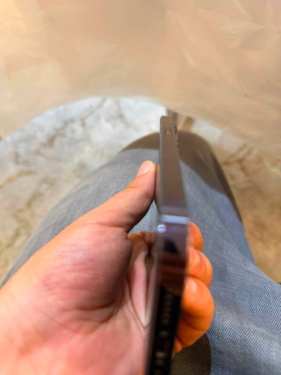 ‏سلام عليكم iPhone 14 Pro ماكس جهاز نظيف شرط أي قطعة ما فيه بس الظاهر مكسورة جهاز كله شغال 256بطريه ٨٣
رقم ***********
