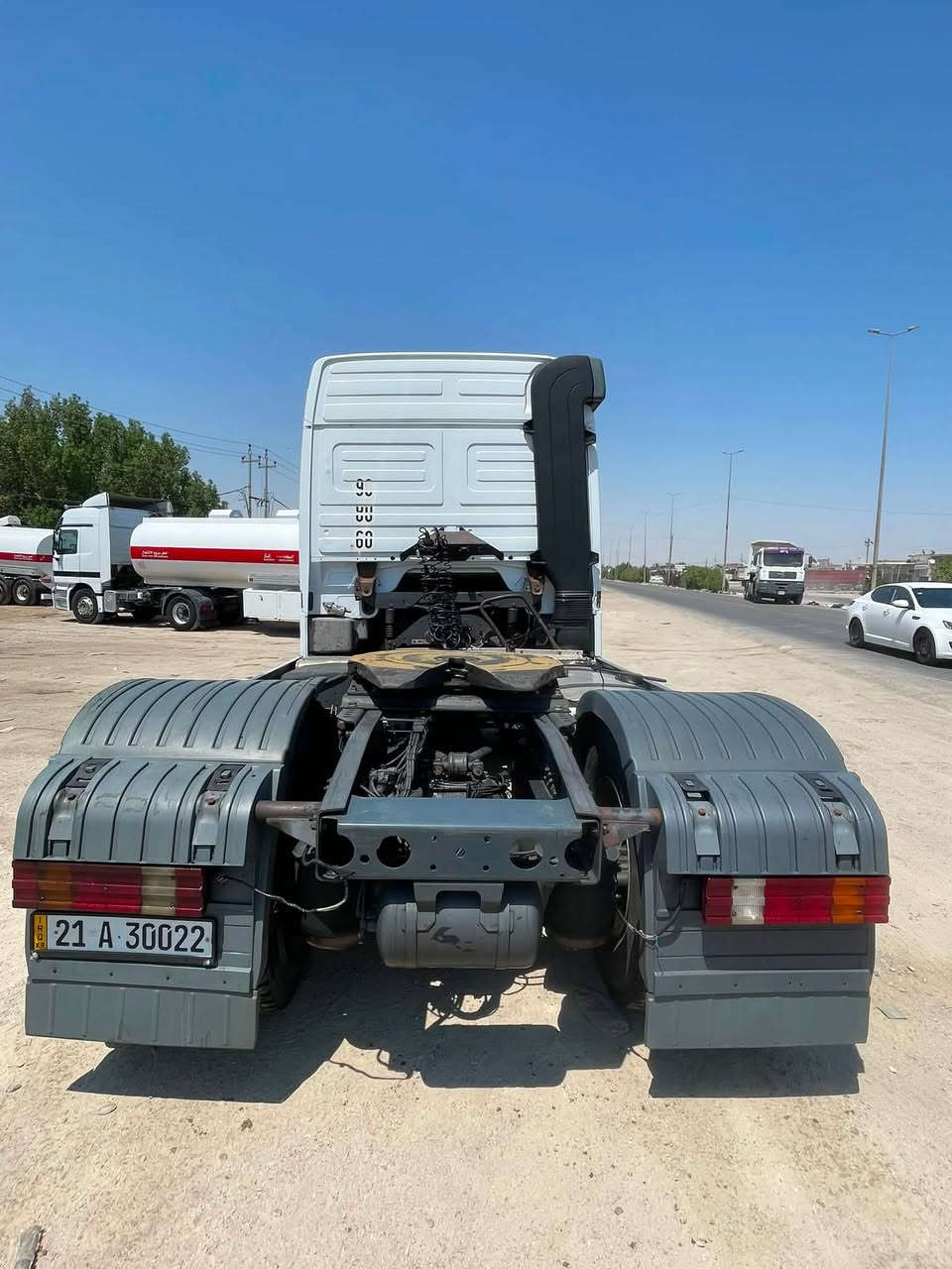 السلام عليكم اكتروزللبيع موديل 2000جاهزه مربوطه صهريج فصخ وربط كفاله عامه حجم18/40الستفسار لاتصال عل رقم ***********
