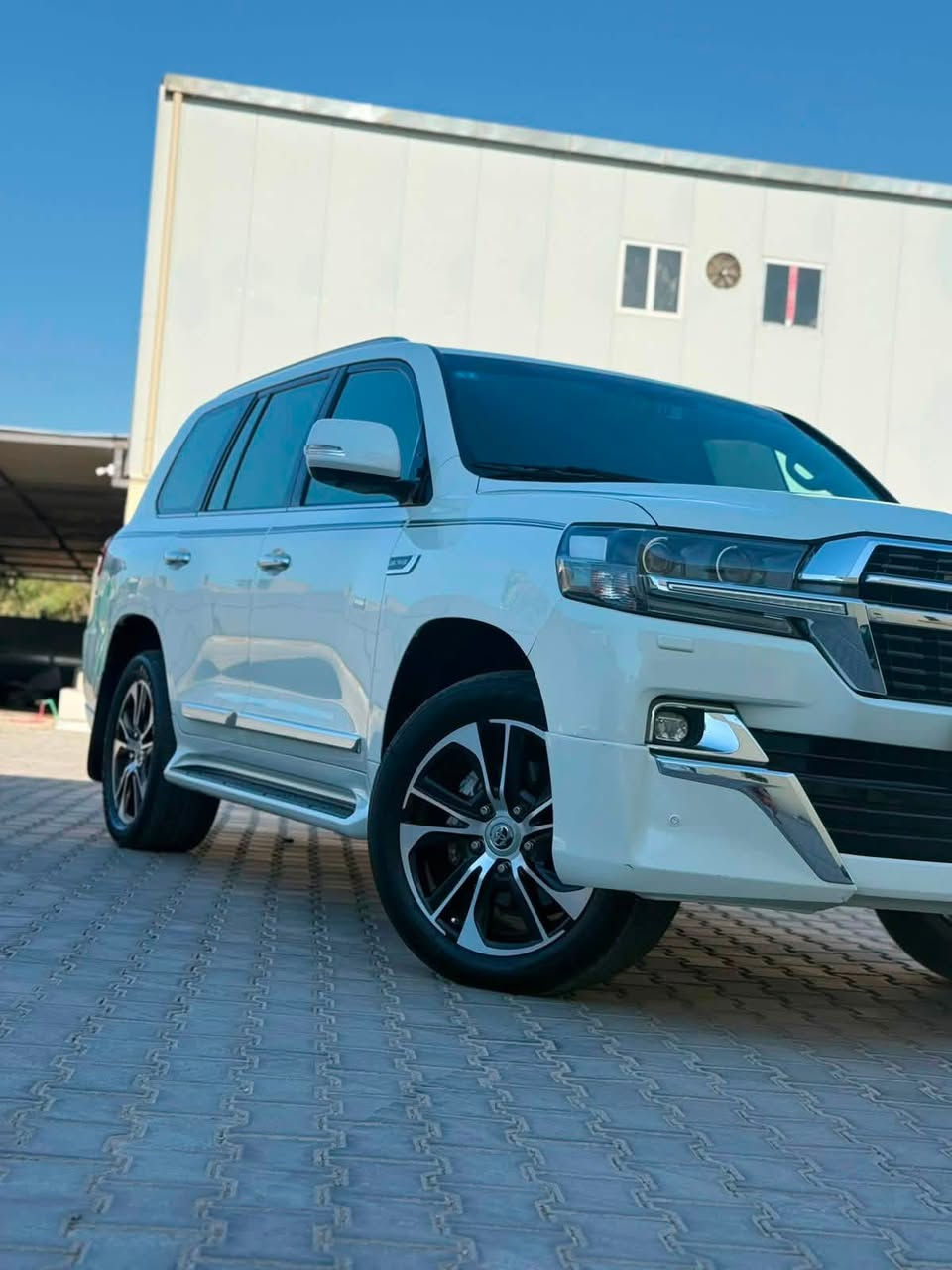 🟩 لاندكروزر GXR 2021 –
GXR Grand Touring
🟩 السعر 53 الف$ 530 ورقه بيه مجال
🟩 الموديل: 2021
🟩 الفئة: GXR جراند تورينج
🟩 المحرك: V8 (8 سلندر4.6)
🟩 الممشى: 100 ألف كم
🟩 المواصفات:

فول مواصفات
🟩 شاشة لمس كبيرة اندرويد
🟩 5 كاميرات 360
🟩 3 شاشات
🟩 فتحة سقف
🟩 رادارات
🟩 حساسات
🟩 مقاعد جلد بقلاوه مشمشي
🟩 مقاعد كهربائية 3 دكم
🟩 شحن لاسلكي للهاتف
🟩 8 وسائد هوائية
🟩 صندوق كهرباء
🟩 بصمة تشغيل في الابواب ترحيب
🟩 تشغيل عن بعد
🟩 ثلاجة
🟩 إنارة LED وزينون
🟩 تحكم بالمقود
🟩 سماعة وكالة
🟩 فرشات وكالة
🟩 عدد 1 بصمة وكالة
🟩 مري قلاب + مري خزن
🟩 داشكم بلادي
حالة السيارة:
🟩 بدون صبغ
🟩 بدون بارد
🟩 الدعاميات واللحية وكالة فقط نص دعميه خلفيه صبغ
🟩 محرك وكير بشرط  كفاله فقط تبديل براد دهن هذا مو عيب تبديل دهن كير
ملاحظات:
🟩 سنوية مدفوعة لغاية 2031
🟩 السيارة باسمي والتحويل فوري
🟩 لا تحتاج أي مصروف
الموقع: بغداد الخضراء
رقم الهاتف: ***********
