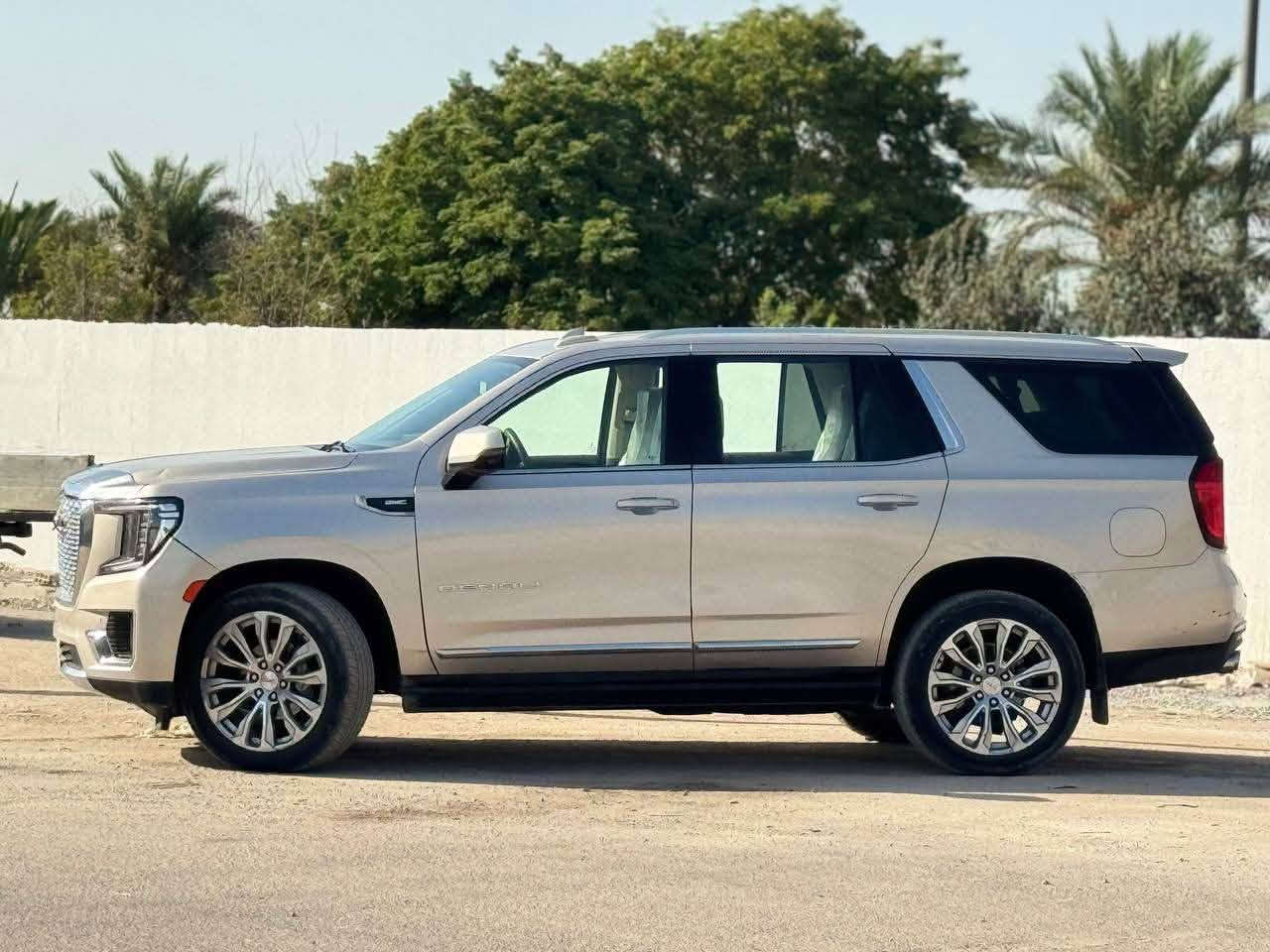 السلام عليكم
للبيع جمسي يوكن دينالي 2023 
مرقمه بغداد كامل تحويل ثاني يوم 
ماشيه 15 الف ميل
حادثها مبين بالصور 
بيها صبغ
تبديل باب و جاملغ جهه السايق
السعر 460$ بيها مجال
للتواصل على الرقم ***********
