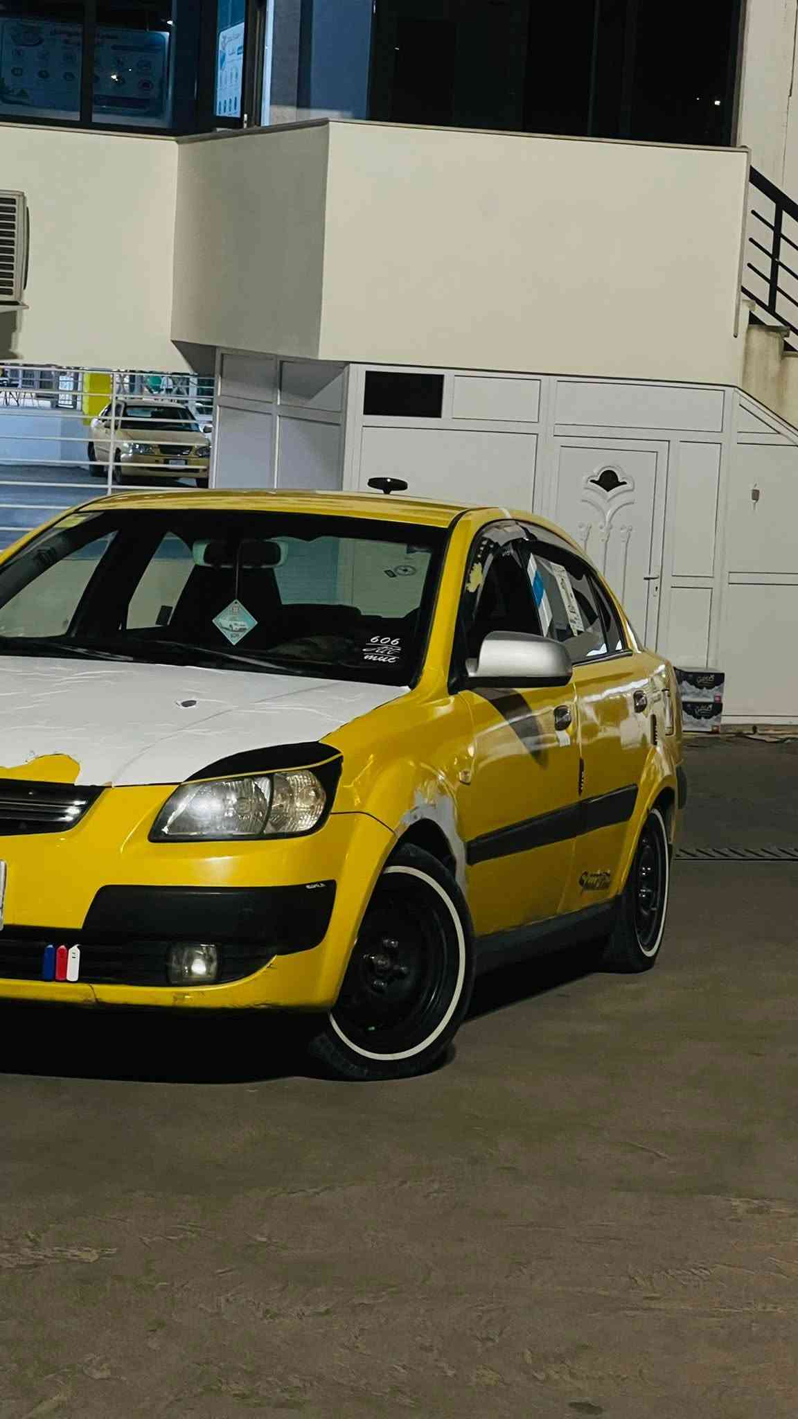 سلام عليكم 
كيه ريو 2007 رقم بغداد باسمي السياره مكفوله من الحادث بيها طخات بسيطه طخم تاير جديد باتري جديدي كهربائيات كلها شغاله السياره مال شغل داخلها جديد صدرها نضيف 
مكان السياره موصل شلالات 
سعرها 62 وبيها مجال بسيط 
استفسار 
***********
***********وتساب
