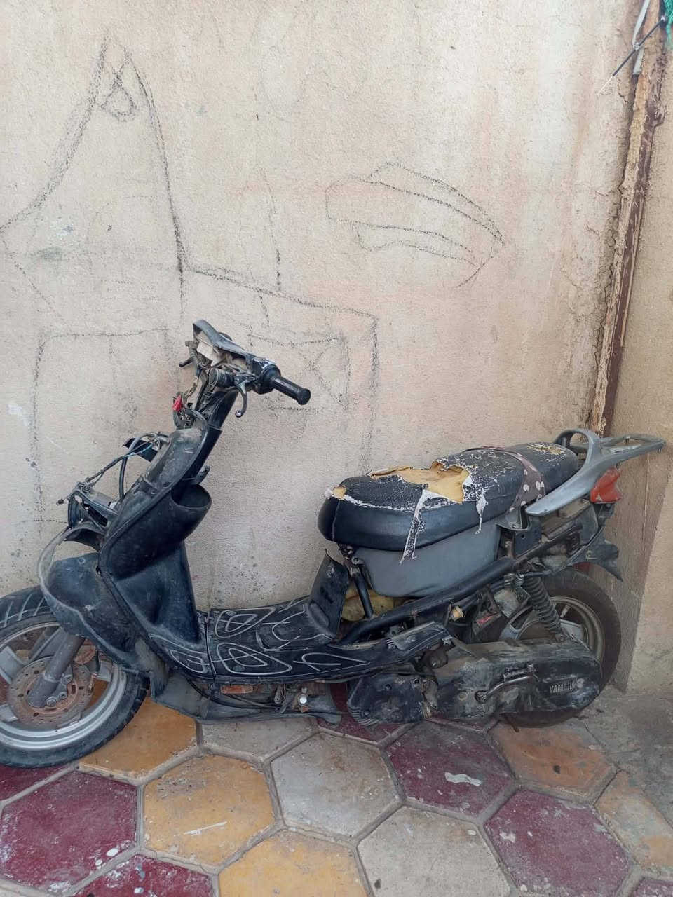 السلام عليكم دراجه ليكزز في شغاله كلشي مابيها بس عوزعها كابريتر راسلوني خاص ***********
