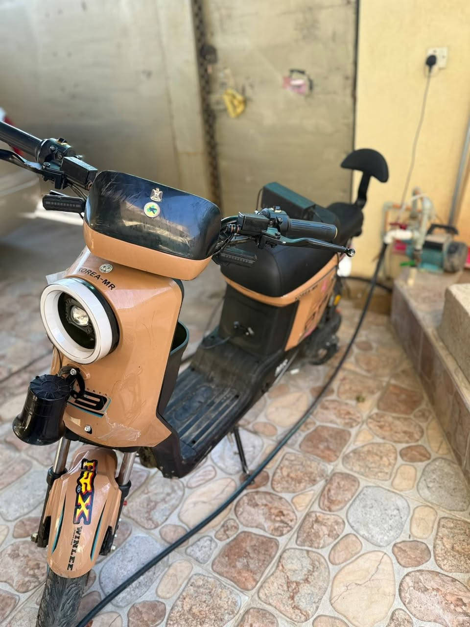 🛴دراجه  لل بيع نوع R9جديده صارلي2شهرين مشتريها وا اي عيب ما بيها وا خمس بطاريات جديد34امبير وا سعر 475وا بي مجال عنوان :كركوك. والي شراي يرسلني خاص لو وتساب رقم:***********♥️

