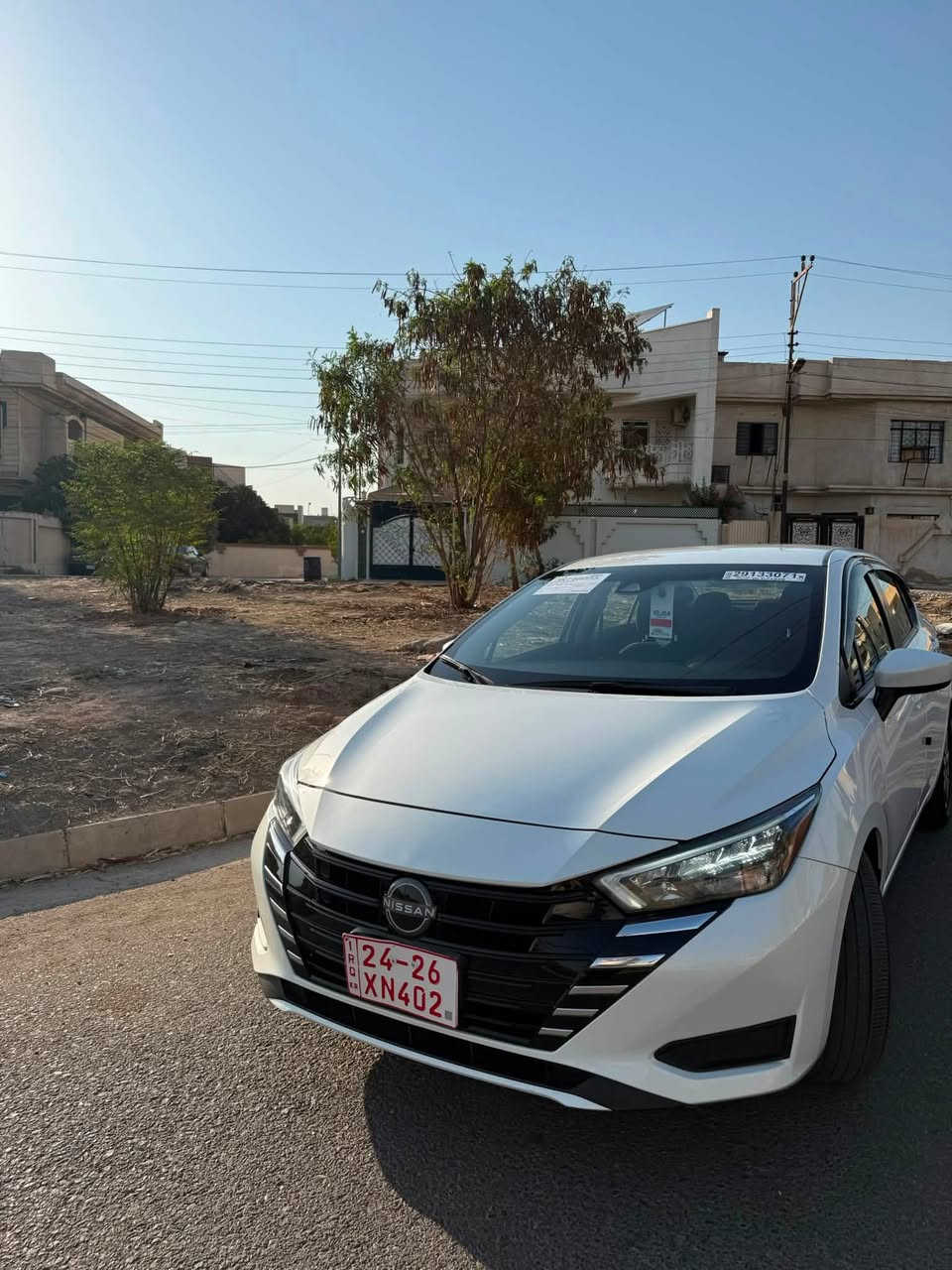 سلام عليكم 
نيسان فيرسا 
2025
SV محسن
فول مواصفات 1/1
ماشيه 25 الف 
سياره لوك من ناحيه كلشي 
مكينه 1.6 دوش يعني انسى الدوانز 
تفويله الواحد تميشك 700 كيلو 
ضررها قبغ صندوق مبدل با اصلي ومصبوغ 
وشوية من الجاملغ  فقط بدون دواخل بدون ايرباك 
للاستفسار التواصل على الرقم 
***********
