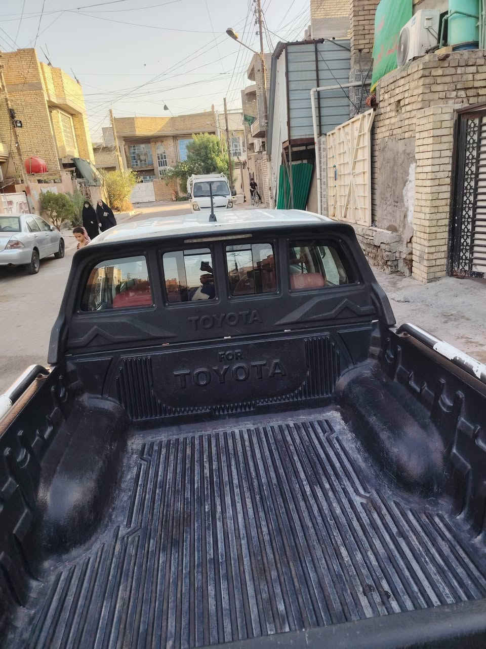 السلام عليكم بيكم هايلوكس سياره خير من الله مكاني بغداد العبيدي وشراي يتصل ***********
