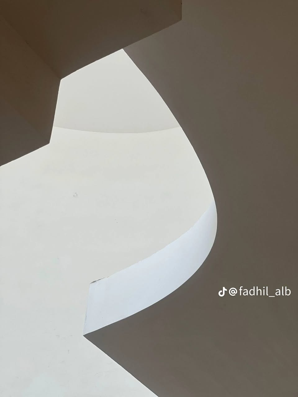 شغل مبيضجي منازل مقولات عامة بياض لبخ بناء ديكورات واجهة
***********
***********

نص مكتوب في الصور:
- @fadhil_alb