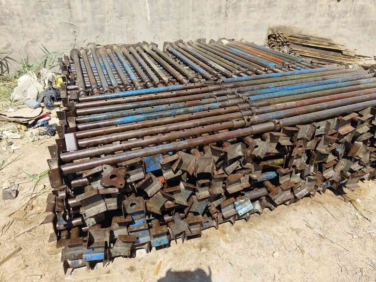 قالب خشب مستعمل روسي تارس 25نضيف للبيع العدد 11مكعب السعر 3مليون ونص جكات حاضن الاصلي للبيع الزوج 23قفل العنوان بابل هاتف ***********

