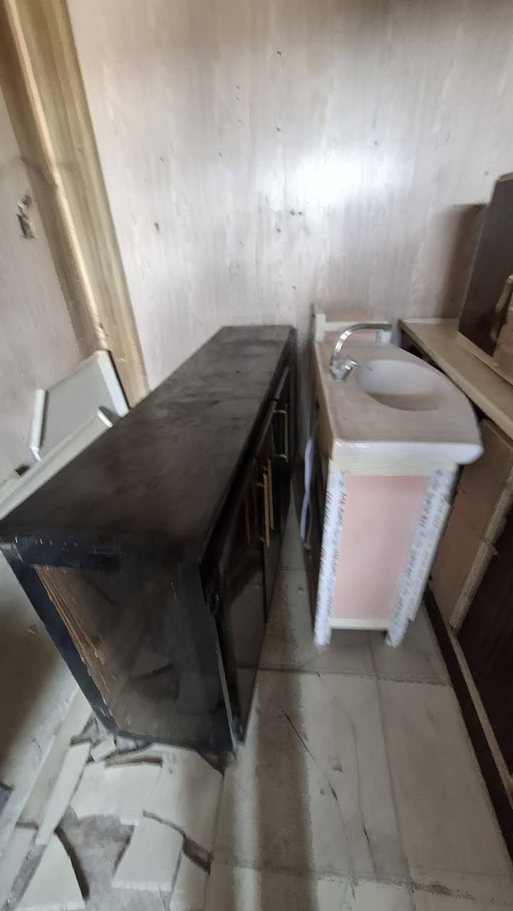 للبيع كاونترات مستعمل نظيفات 
اتصال او واتساب 
***********
***********
