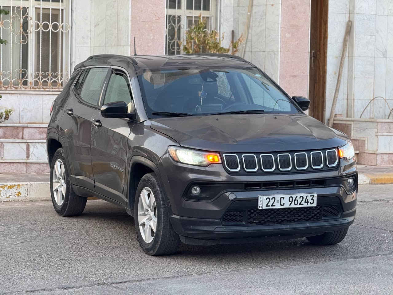 Jeep Compass Latitude 2022 ✔️
جيب كومباس ٢٠٢٢

بوند و باب خلفي صبغ بدون دواخل 
٣ مكان تعديل بارد (باب و جملغ و شوي صقف)
١٨ الف كيلومتر ماشية و رقم شاصي بالصور

مواصفات Latitude 4 * 4

تحويل و غرامات بشط ✔️
كير محرك تبريد شرط مضبوط 💯

محرك 4 سلندر 2400 تنفس طبيعي مرغوب

سعر 🔥 124 ورقة و مجال بسيط
مكان عقرة "ئاكرئ"
واتس اب و كورك *********** أربيل, العراق
