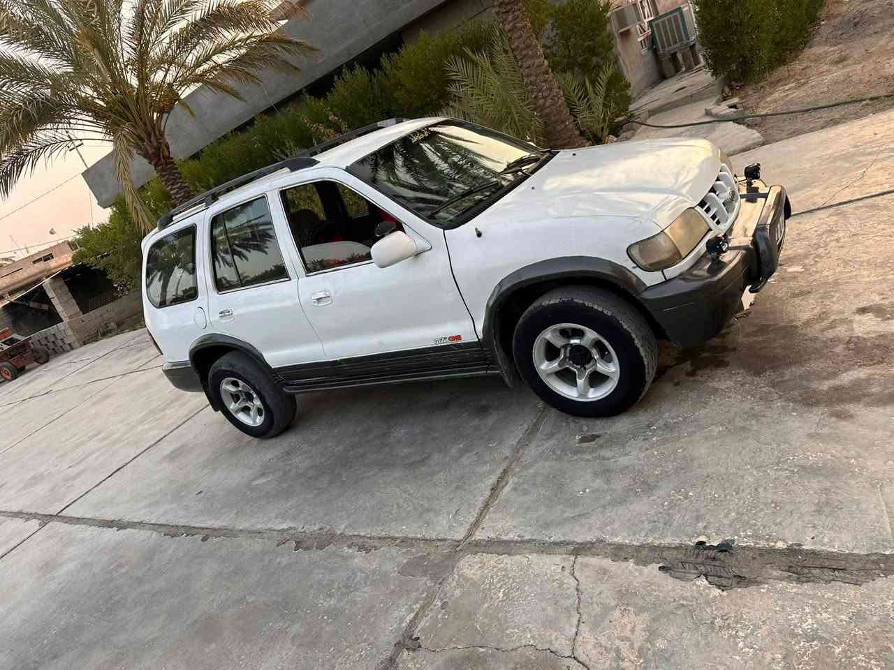 السلام عليكم كيا سبورتج موديل 2002  رقم سليمانية انكليزي سنوية ما نافذة محرك 2000 جديد وكير جديد حاوية صدر امامي خلفي جديد داخل ودشبول نظيف منظومة تبريد كاملة  كهربائيات شغالة مسجل شاشة شغال 
فور ويل سيارة 
السعر 39
ديالى المقدادية 
الاتصال ***********
