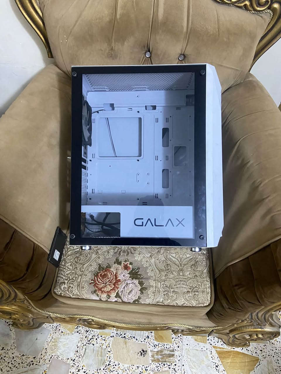 كيس شركه كلكس لون ابيضّ كيسً كلش جديد
هارد شركه كينج ستون  256 
ملاحضه هارد إذا مو شغال لا تاخذه 
ول كيس نضافته ١٠٠ 
سعر كاملن ٧٠ بي مجال بسيط 
توصيل ماعدي 
مكاني شعب ***********
