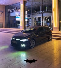 2022 Gti Mk8  فول مواصفات بيها تبديل قبغ جنطه نفس اللون و صبغ باب خلفي...