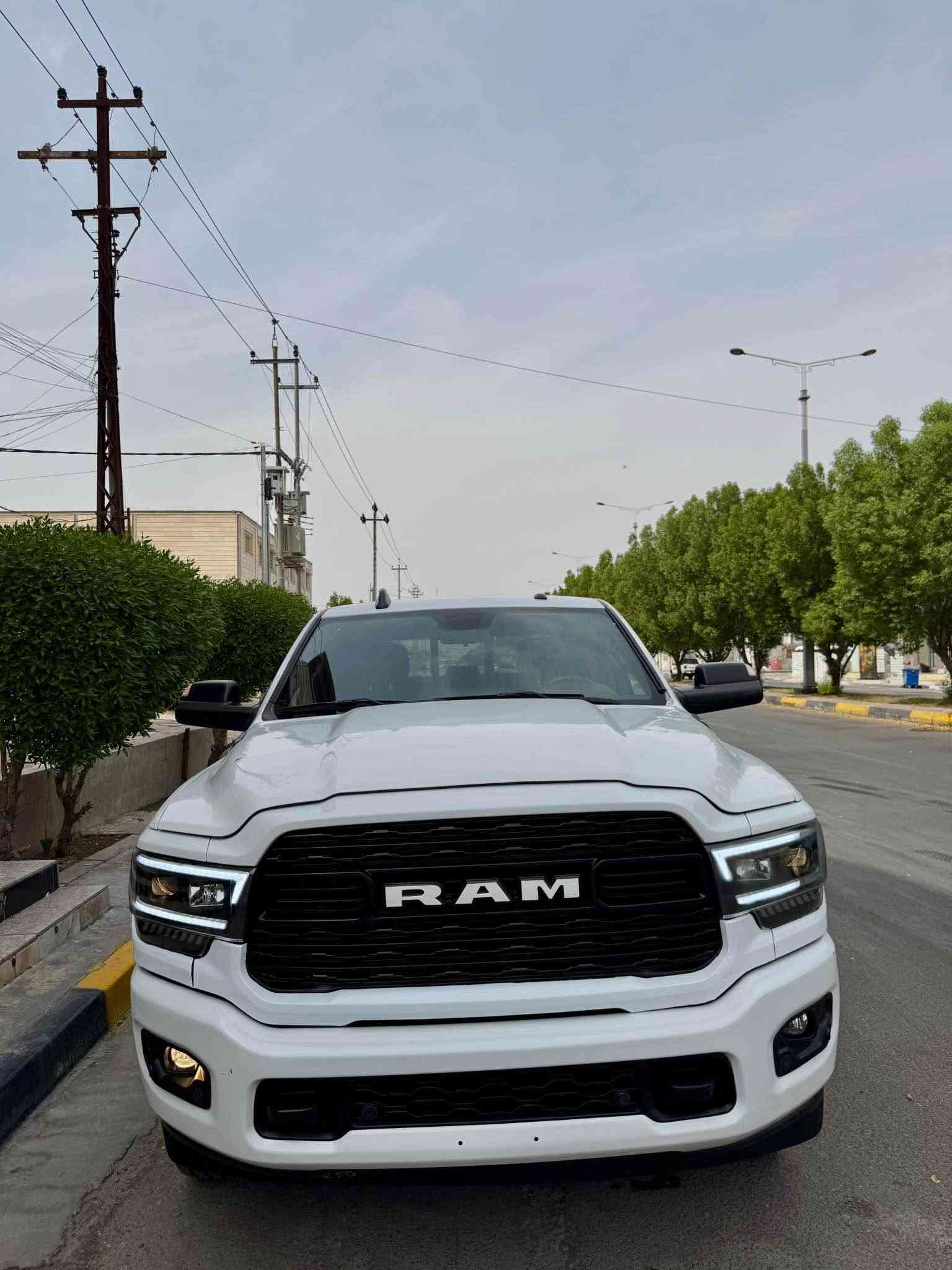 رام ٣٥٠٠ • V8 ٦٫٤ • ١١ ميل