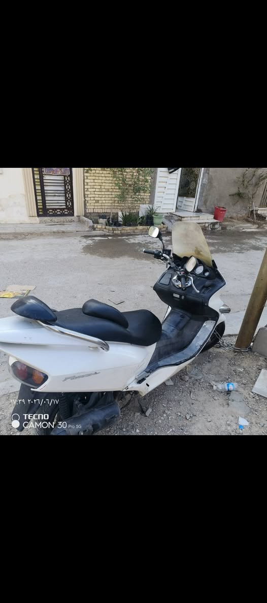 سلام عليكم  فورزه 06 دراجه مكفوله من مكينه كهربائيات من كلشي لا نضوح لا تبخير لا تئخير  اشاره دبل اشاره  لايت عالي ناصي رماش كله شغال  دراجه كامله مكمله من كلشي جيب فيتر وفحص  دراجه مال بيت معتني بيها دهن بانزين ومي  عنوان بغداد بلديات رقم *********** متواجد بكل وقت  سعر 650
