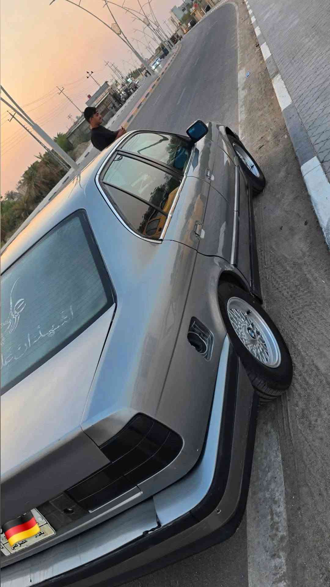 بي ام ٥٢٥i • ١٩٩٠ • رقم بغداد