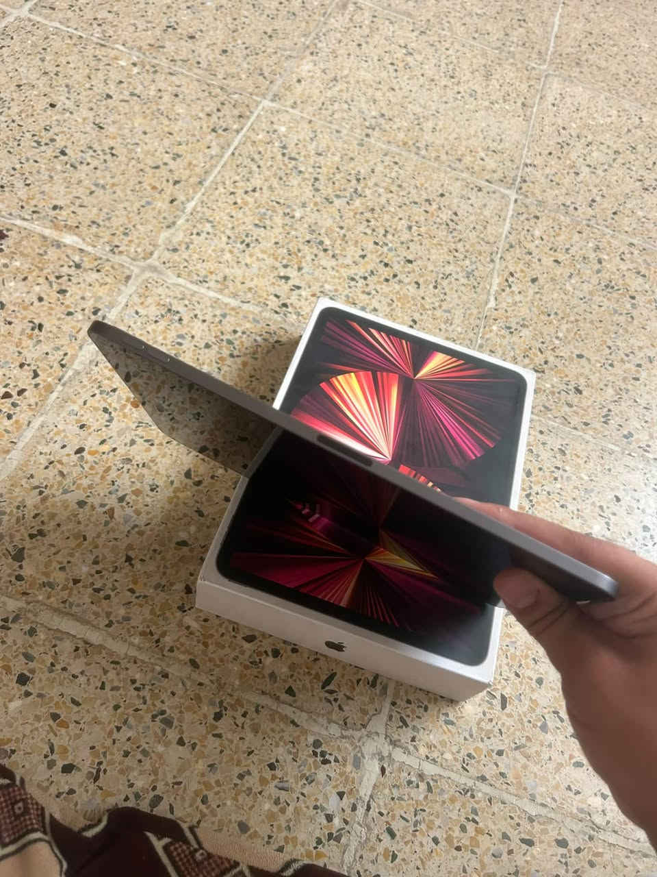 ايباد ١١ برو • M1 • ٢٥٦