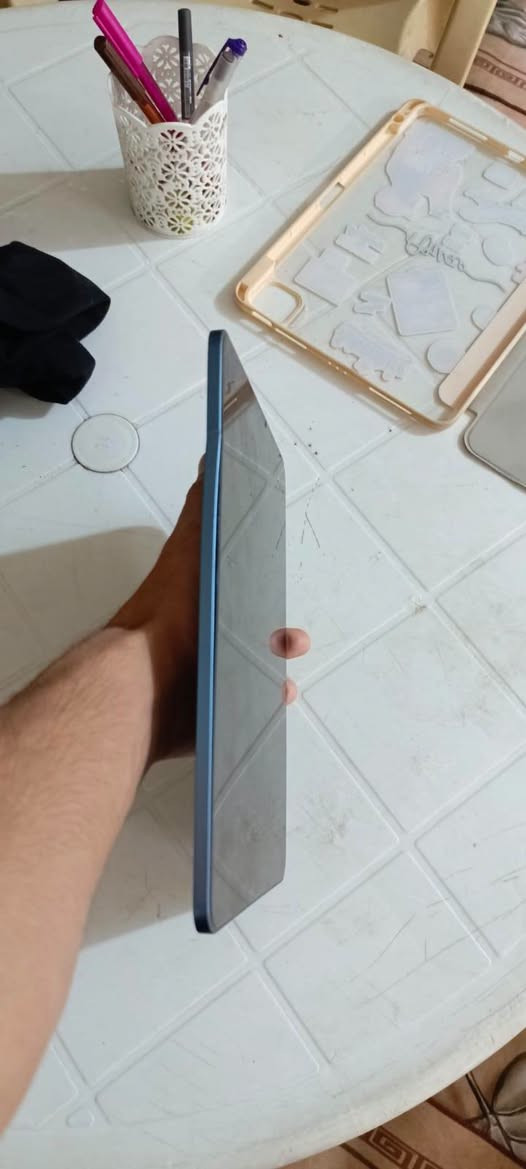 ايباد ابل اير5 معالج m1 ذاكره 256 بطاريه 86 نضيف كلش عده الضربه الي بلشاصي ممأثره على كلشي ولا كأنو موجوده السعر 450 وبي مجال والي يعرف بيهن يعرف شنو اسعارهن ويا انطيك 3 حافضات اصلي هديه مكان كربلاء طويريج رقم ***********
