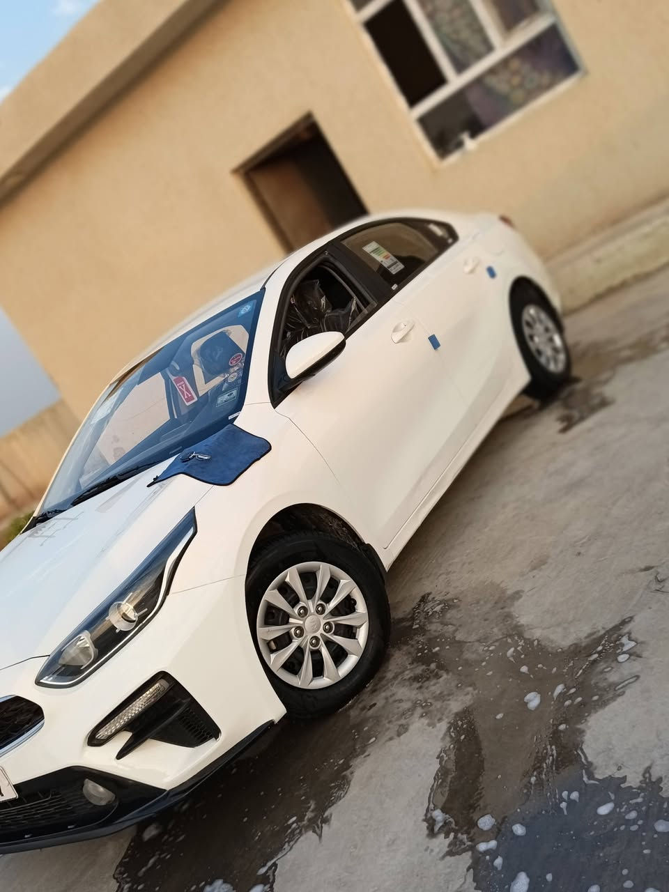 سلام عليكم سيراتو للبيع 2021 رقم بغداد دولي بسمي سنويه 2031 هزه جديده كامله سياره من كلشي ماشيه 40 ألف حقيقي استخدم شخصي محرك 1600 دوش  مواصفات عاديه سياره   سعره 145 وبيه مجال بسيط أي استفسار اتصال ***********او رقمي الثاني ***********  المكان سماوه المو شراي لا يكسر بحلال العالم   بيع فقط بدون مراوس
