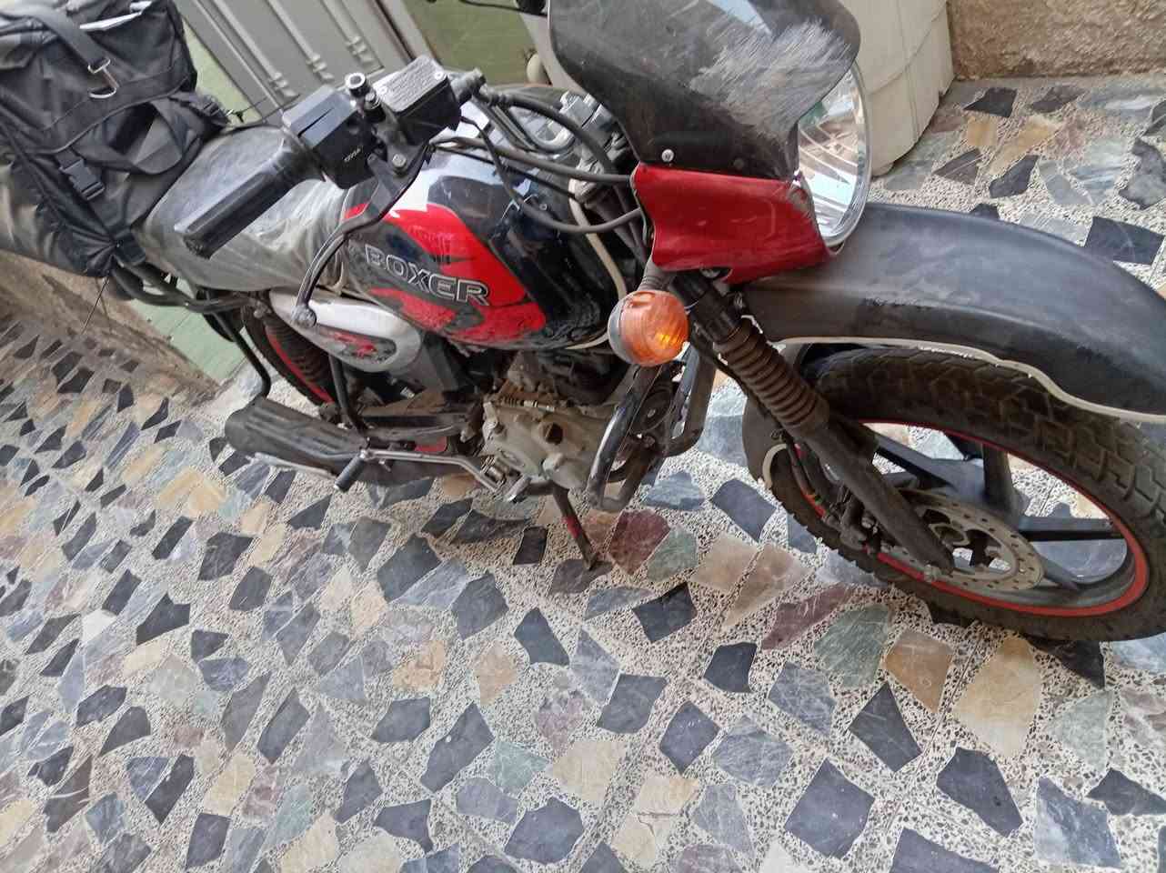 دراجه بوكسر مديل 23 لبيع
بدون أوراق اكفلك سرقه 

سويت بيهه حادث صار شهر ما مشتغله
سعرها 800
 بغداد مدينه الصدر 
***********
