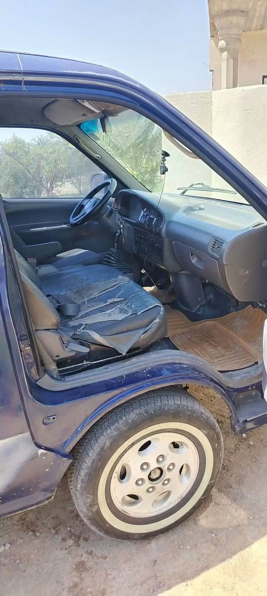 سلام عليكم كيه بريجو 96 رقم انكليزي جديد سنويه نهايه 27 سياره حلوه ما تصرف عليها ربع بسمنه حداديه جديده كير مكينه خير من الله مكاني ديوانيه *********** السعر ٥٥
