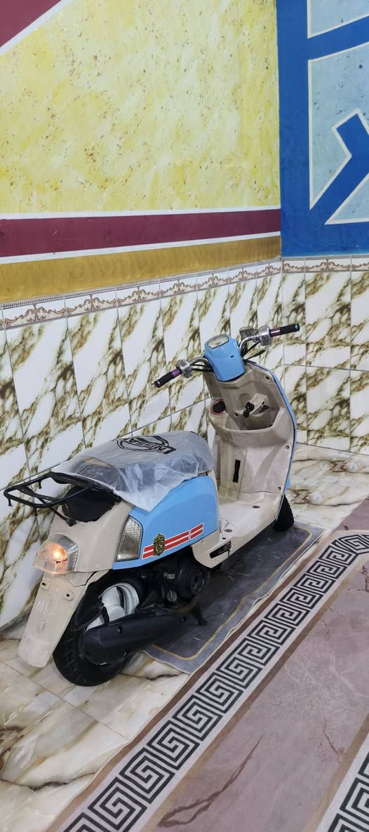 سلام وعليكم دراجه بوليس للبيع كابريته دراجه حلوهن كفاله ما مفتوحه نضيفه ما عوزه شي بس لكزوس بي زروف ينفس لسعر 600بيه مجال مكان بصره شارع القاد امن الدخالي ستفسار ***********
