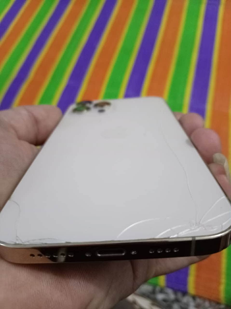 سلام عليكم
12pro max
ذاكرة 512
بطارية 🔋 
84
مكفول ماعده بس هاي الجامه مال كامرة مبدلة 
كلشي شغال بي 
ضهر مالته مثل ماموضح بلصورة 
فقط هذا ال بي 
السعر 425 
او بي مجال مكاني بغداد الشعب الثعالبه 
***********
