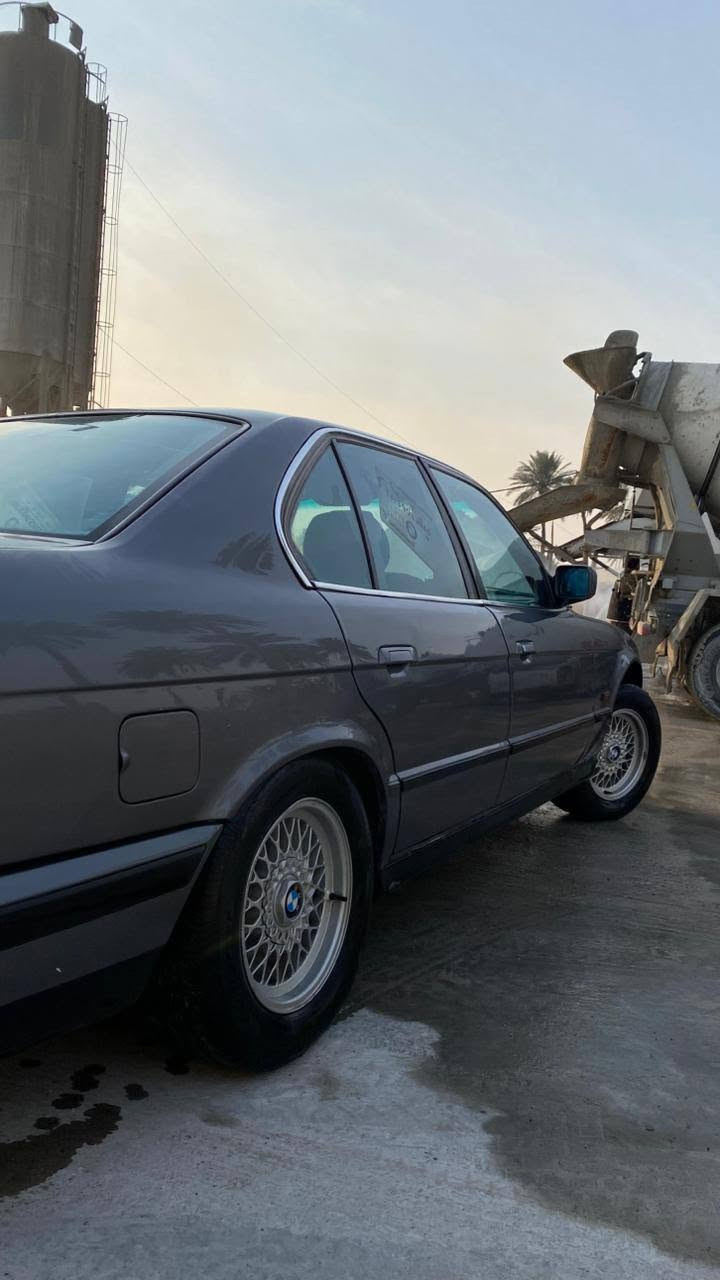 سلام عليكم بي ام دبليو للبيع 535 محرك مفتوح كير اوتو سياره جاهزة كهرباء حدادية تخم تاير رقم انبار دولي سياره بسمي تحويل ثاني يوم ***********
