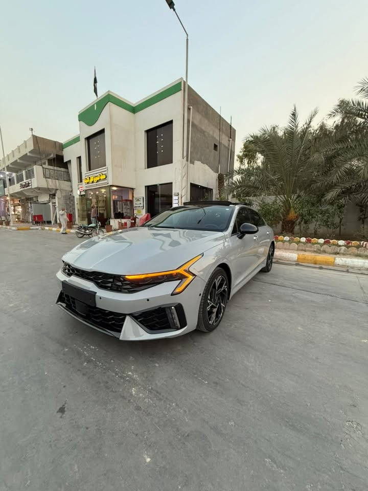 K5 2025
فول مواصفات الى اخر شي
داخل احمر مختوم جتي لاين
حساسات اماميه وخلفية
رادار امامي وخلفي
لايت زينون ٣ عدسات
لونها مات يخبل
gt-line فئة
رادارات جانبيه
هاندبريك كهرباء
مقاعد تدفئة
داخل جلد
كرسي كهرباء
تشغيل عن بعد شاشة متصلة
LED بك لايت
حادثه فقط بنيد
ايرباك دركة  رجع سستم
سياره تخبل وجديد كلش
محرك ٢٥٠٠ تنفس طبيعي
كير ٨ نمر
وضعيات قيادة
المواصفات المعروفه.                                                        السعر 180 وبيه مجال                                                   مرقمه شهداء بغداد 
رقمي ***********
