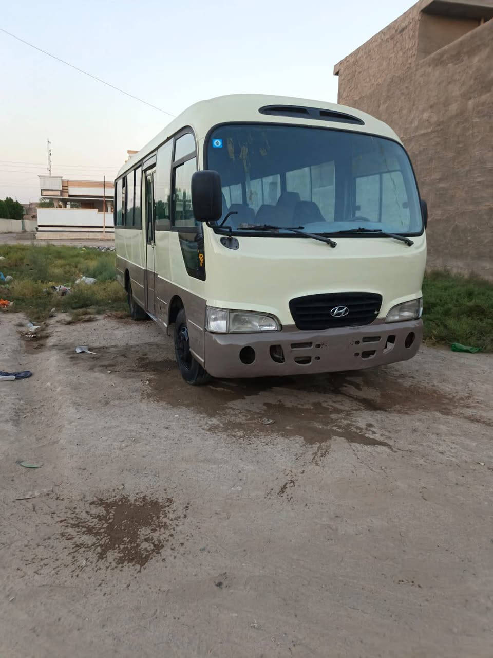 كوستره هونداي للبيع سياره جاهزه مكينه جديده داخل مدوشم جديد ***********
