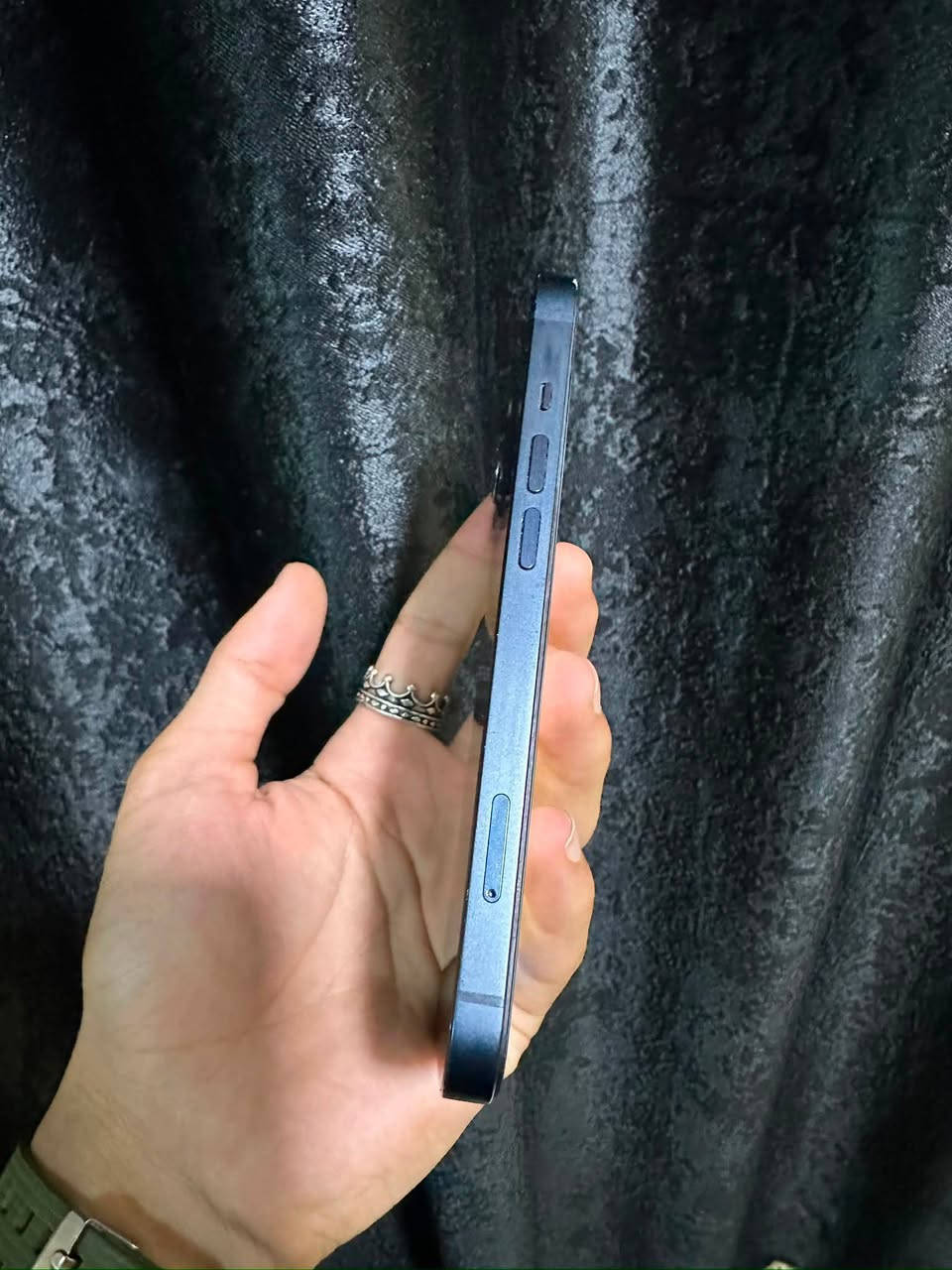 ايفون 13
جهاز حيل نضيف
كارتون وكيبل البلادي موجود
الجهاز دبل شريحه 
كامراته حيل حلوه دمعه
ذاكرته 128
بطاريه 79 ميصرف شحن نهائيا 
فيس ايدي شغال/بصمه الوجه
سعر 385وبي مجال 
***********
