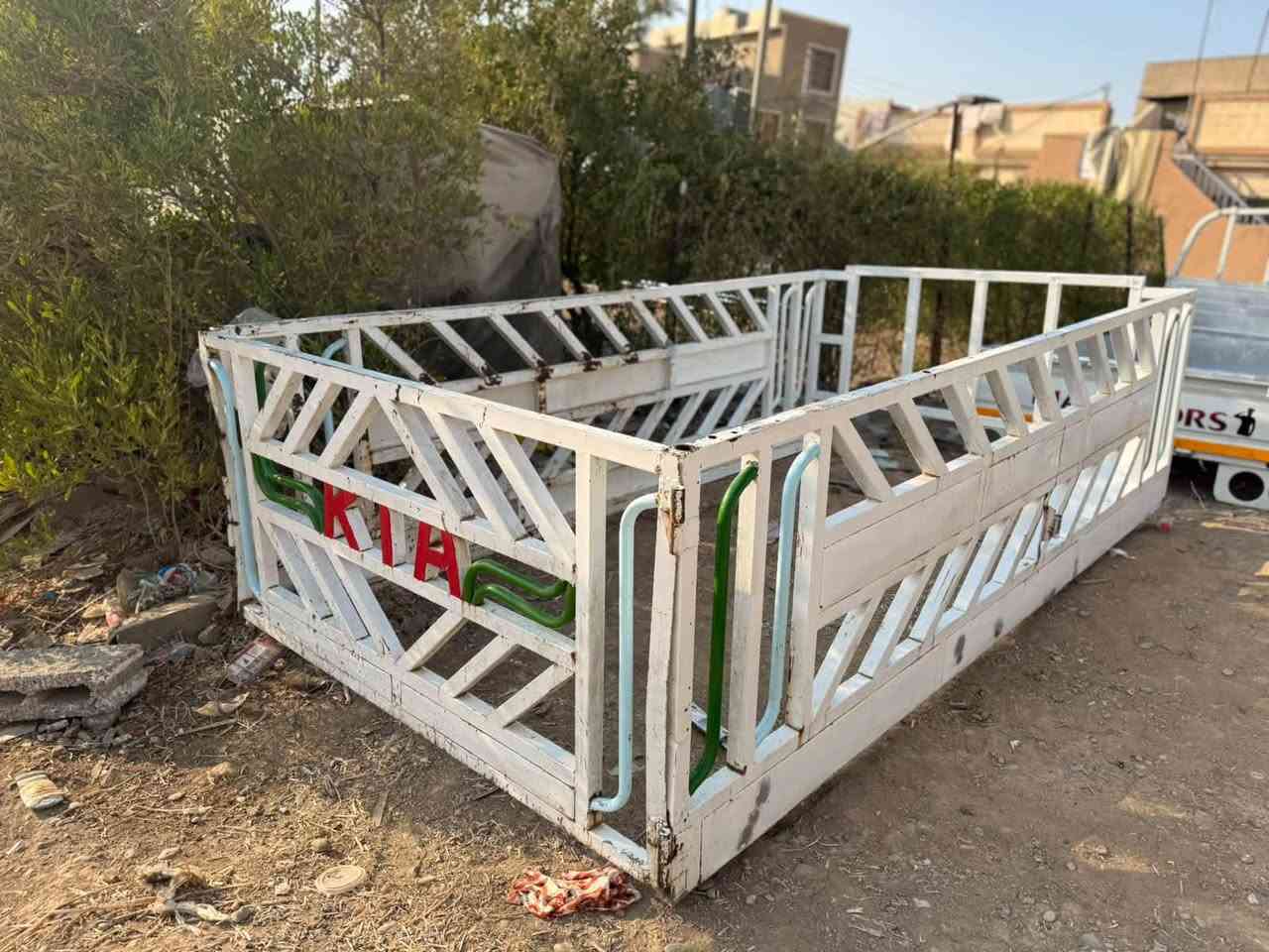 چەمچەی کیا لۆ ٤٠٠٠ دەبیت سبوخی نوێیە بێ شکاو.خایس سعری ٢٥٠ هزار
***********
