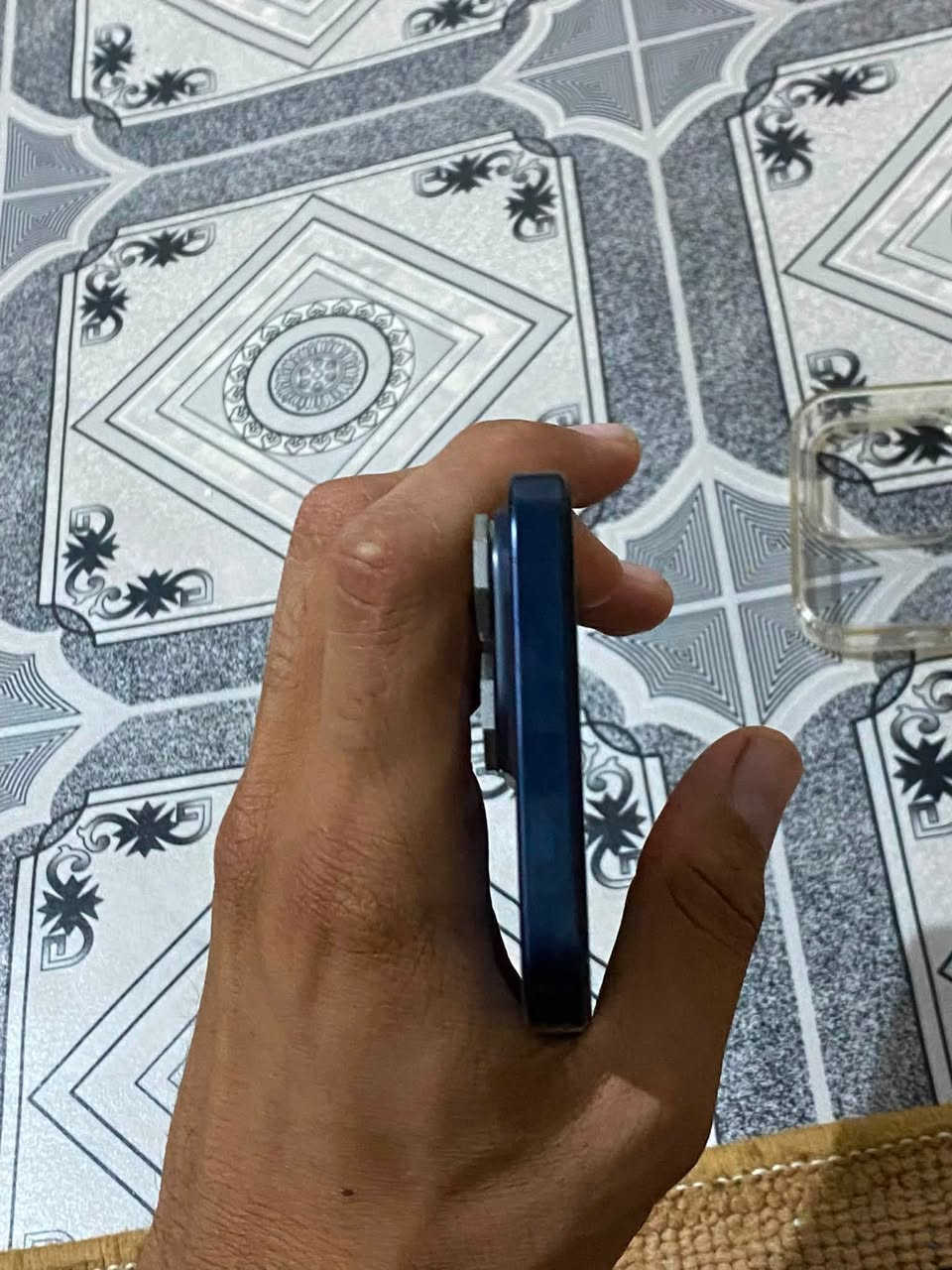 السلام عليكم 15 برو ماكس لون ازرك جهاز  بطارية82 جهاز كفاله شرق اوسط وتر بروف مراوس ب16 رقم الهاتف ***********
