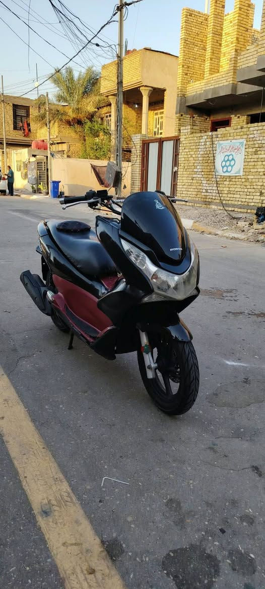 السلا عليكم PCX للبيع المكينه ما مفتوحه السعر واحد 100 وبيه مجال الشراي يتصل ***********
