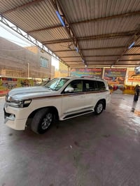 لاندكروز GXR • ٢٠١٧ • رقم بغداد