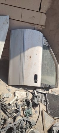قطع غيار • غراض ملكه • قفل صبغ