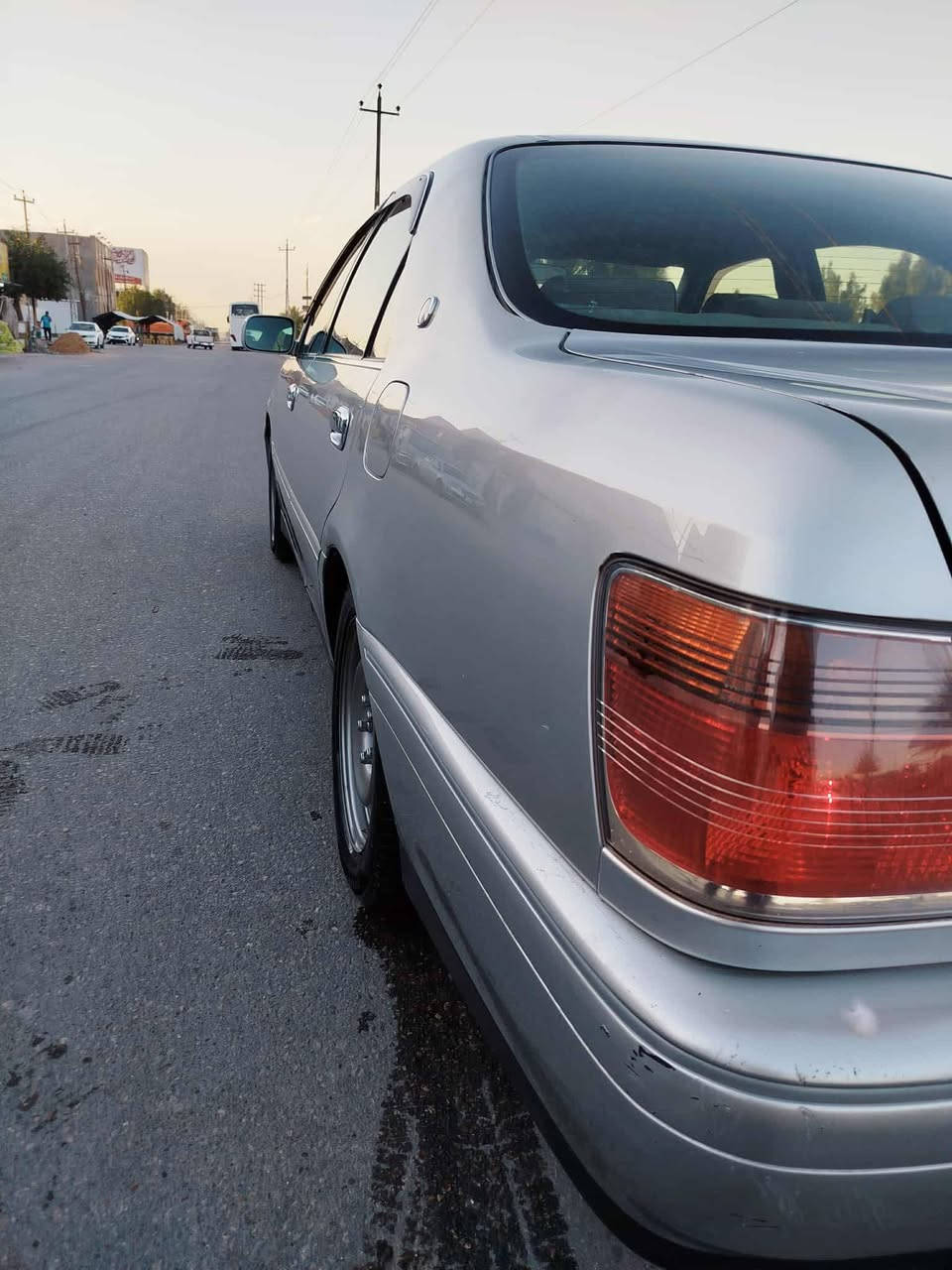 ملكه دكمه وحده ادوات كصه جنطه رقم وسنويه طبق الصل دك حاسبه شرط مكينه وكير ففتي شرط كفاله تبريد ثلج صدر امامي خلفي فلين صارلي ب شهر من شديته باتري صارلي سبوع من شديته ربع ماذب عليها  تايرات  نص عمر 
السعر خاص وهاذه رقمي ***********
