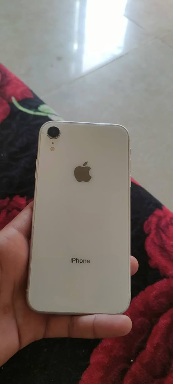 السلام عليكم 👋👋

ايفون XR للبيع 

شاشة اصلية بلادي 3 خيارات
بطارية اصلية بلادي 76 
كاميرا فول 

شرط الفحص مبدل ضهر فقط 

للاستفسار *********** او للخاص علق

نص مكتوب في الصور:
- 2:50 البطارية > حالة البطارية والشحن رسالة مهمة حول البطارية حالة بطاريتك متدنية جداً. يمكن أن يبدل أحد مزودي خدمة Apple المعمدين البطارية لاستعادة الأداء والطاقة القصويين. العثور على خيارات الخدمة... الحد الأقصى للقدرة 76% هذا قياس لقدرة البطارية مقارنة بقدرتها عندما كانت جديدة. قد تتسبب القدرة المنخفضة بتقليل ساعات الاستخدام بين عملية الشحن والأخرى. أقصى قدرة للأداء تدعم بطاريتك حالياً الأداء الطبيعي وقت الذروة. شحن البطارية المحسن للحد من استنزاف عمر البطارية، يتعلم الـ iPhone من عادات الشحن اليومية، بحيث ينتظر بنظر ولا يتجاوز 80% حتى يحين موعد حاجتك إلى استخدامه.