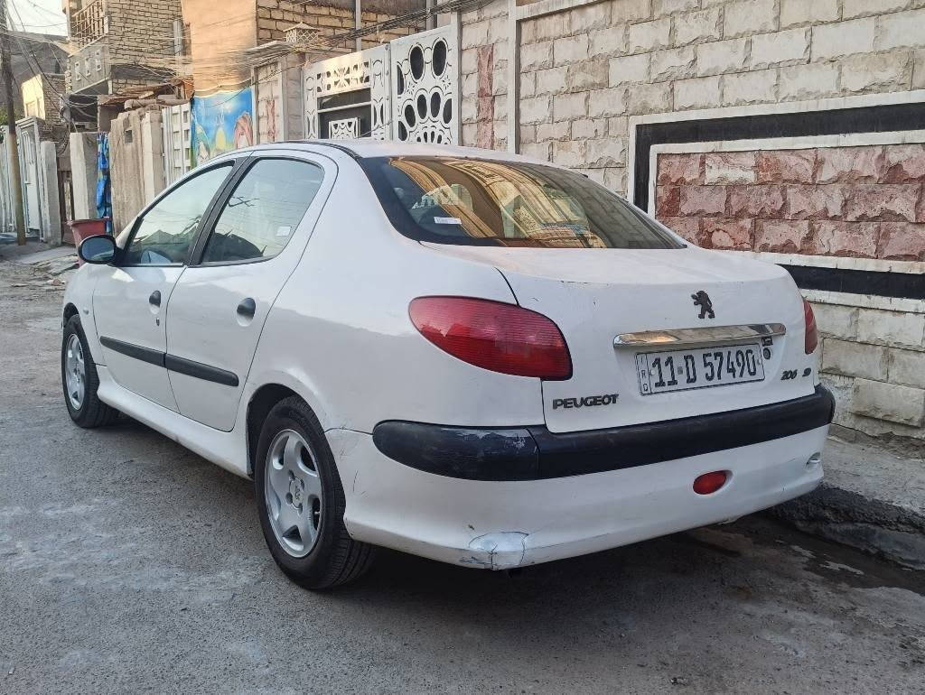للبيع فقط السعر 29 ورقه مجالها جدا بسيط  
بدون مراوس ولاقسط للاتصال *********** وو
بيجو فرنسي موديل 2009 رقم بغداد 
كير عادي محرك وكير نظاف 
التبريد والتدفئه شغالات 
تخم تاير جديد .صدر نظيف 
بدون ضربه بيها طخات ومصبوغات بيها شخوط وطعجات صغار
بيها ترتيب كهربائيات يعني بكلايت ميشتغل دكمة تبريد مسويها دكمه عاديه
المكان بغداد الزعفرانيه بغداد, العراق
