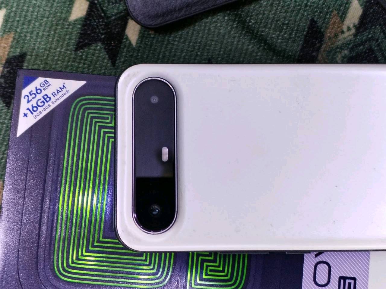 بوفا سلم 5G • ٢٥٦ جيجا • بطارية ٩٩٪