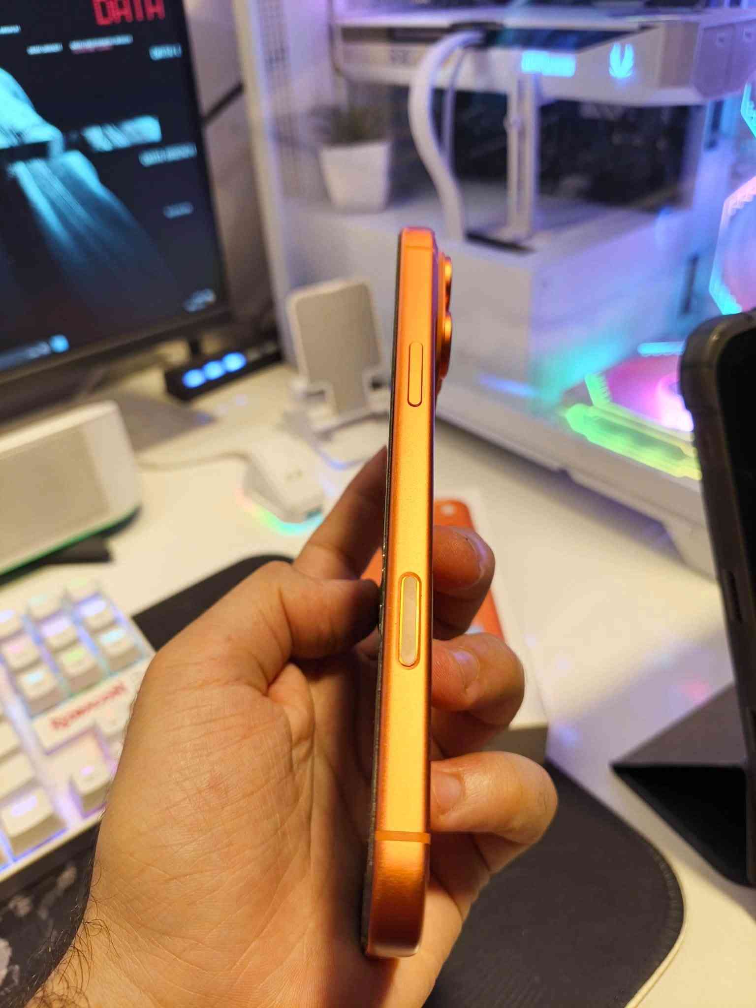 🔥 للبيع iPhone 17 Pro max 🔥
📱 السعة: 256GB
🔋 نسبة البطارية: 96%
📶 يدعم شريحة SIM Card+شريحة الاكترونية 
نسخة / هونج كونج 
🧡 اللون: برتقالي مميز

✅ استخدام خفيف ونظيف
✅ مع العلبة + كيبل 
✅ بيع فقط 

💰 السعر: 1,700,000 دينار عراقي (قابل للتفاوض بالمعقول)

📍 الموقع: بغداد شقق الطالبية 

📞 للاستفسار والاتصال واتس او فون : *********** ✅

✨ حياكم الله، والجاد يتواصل.
