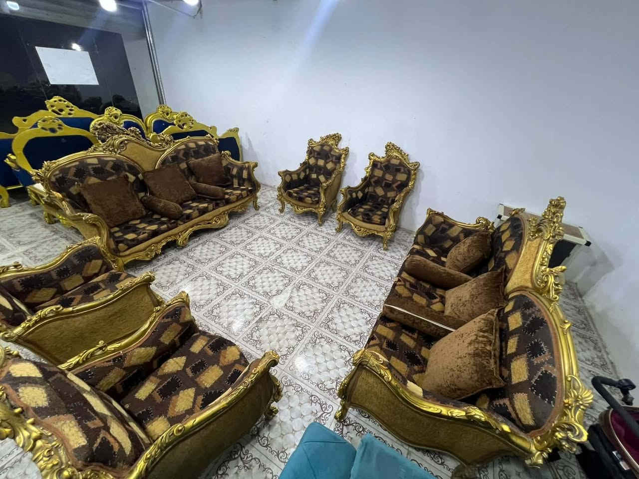 تخم ١٠ مقعد زان مصري دمياطي نضيف السعر ٣٢٥ المكان حي التراث البياع توصيل موجود للاستفسار ***********
