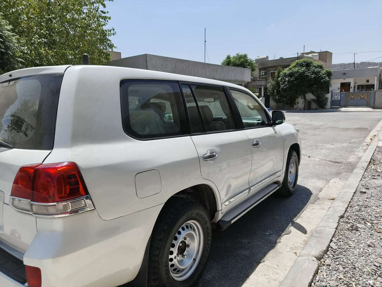 بؤفرؤشتن يان گؤرينه وه وه نه وشه مؤدئل ٢٠١١ مانگى ٦ لؤك لؤكه داعامى بؤداعامى به شه رت ئي مالى خؤمه نموونه يه بئ ده عمو لئ دراوى جوار تايه ى لؤكه گئرو مه كينه ى به شه رت ئي مالى خؤمه مه كينه ى نه كراوه ته وه ته بريد به شه رت ده بل ئه كسل به شه رت گئر عادى فول عاديه كؤدى هه يه باركؤديشى وه رگرتووه تايه و ويله كانيشى لؤكه بؤپه يوه ندى ***********
