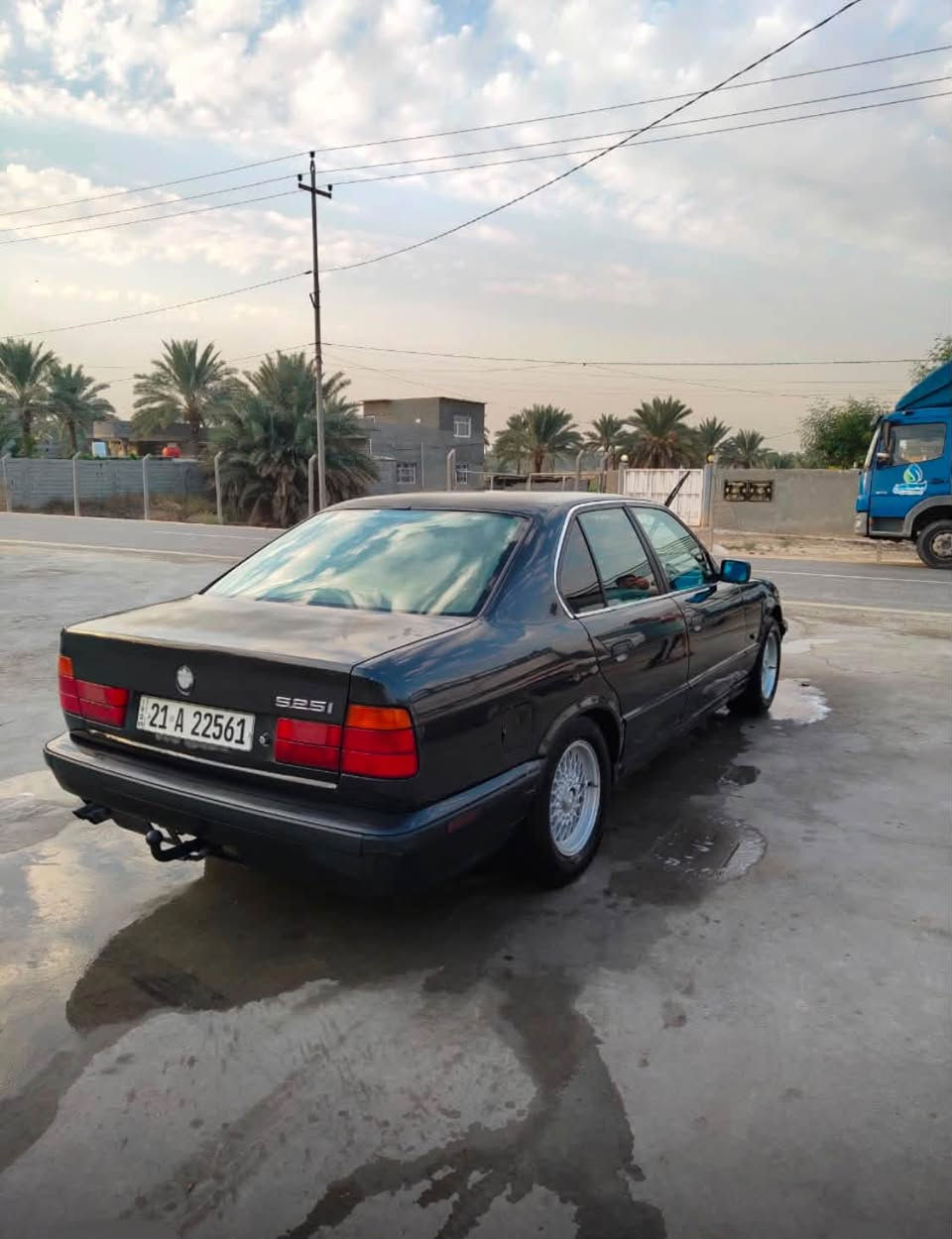 السلام عليكم
BMW520 
اصل وفصل مكينه كير حاويه 
تبريد ثلج 
اربع جام كهرباء 
داخل جلد 
رقم شمالي بأسمي 
تخم ويل خليه 
سياره جاهزه من كلشي 
مكاني حله السعر 45 
رقمي ***********
