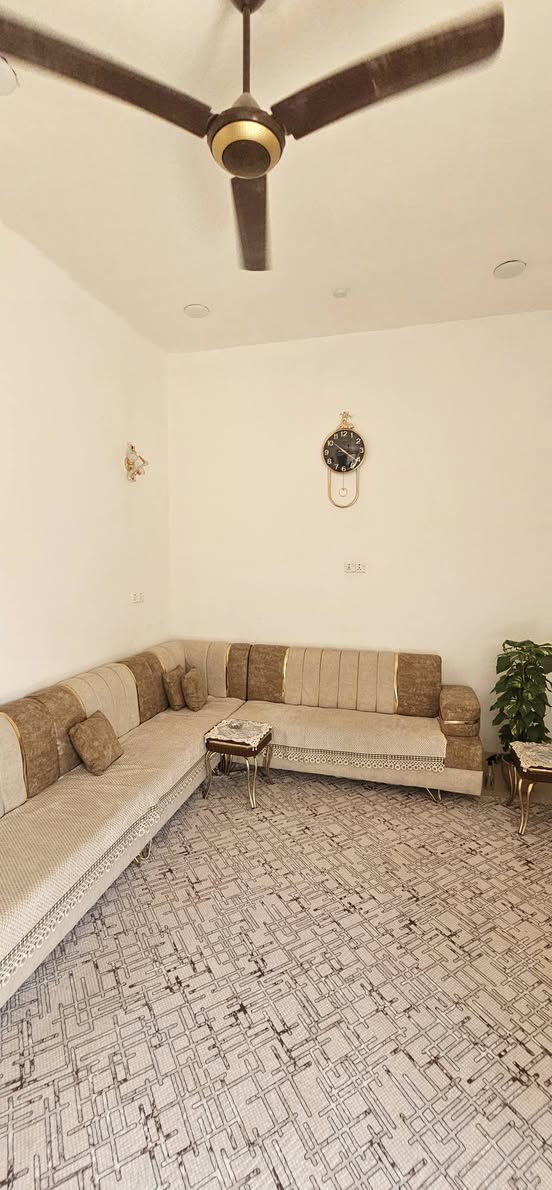 المساحة:147 متر 7وربع ×20ــ
البيت: طابقين.، بناء طابوق كونكريت
سنة البناء: 2025
جميع الخدمات، متوفرة.
يتكون البيت الطابق الأول من:
• غرفة نوم اثنين 
• استقبال
صاله
• مطبخ حار وبارد 
• صحيات داخلية وخارجية
• منورين
، 
 الطابق الثاني 
• غرفة النوم كبيره 
• صحيات 
 السعر: الاستفسار علئ رقم ***********
للعلم المنطقة هدوء وأمان ولجورين الناس الطيبه جد 
 دار للبيع أسهم بسمي زراعي  – بين الثورة، والمنصوري. | الشارع المقابل مجمع دكتورة ساجده ، للأسنان.
