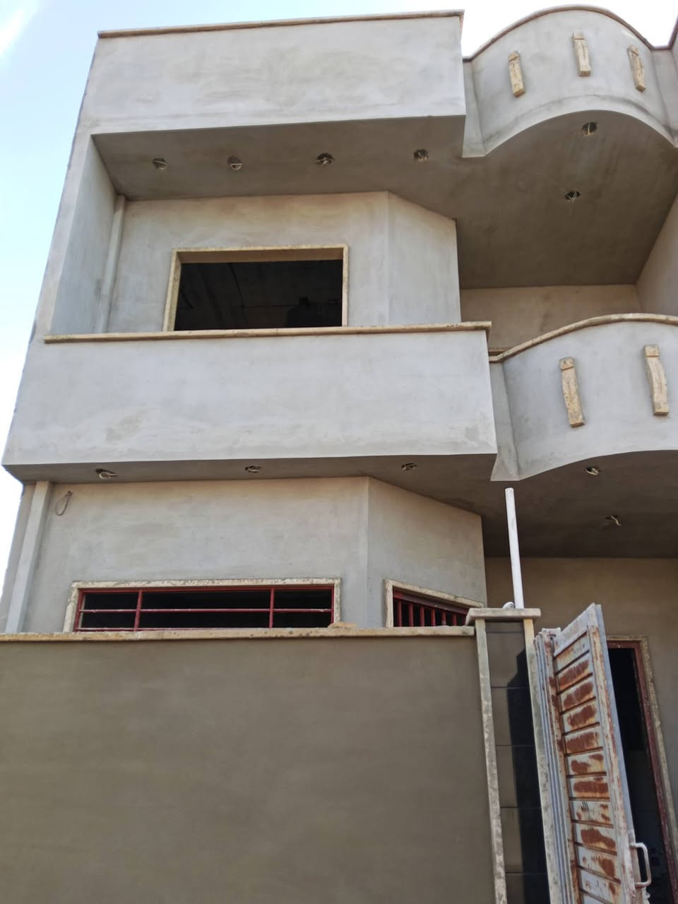 كادر لبخ سمنت شغل شرط هندسه من الموصل نعمل في تكريت والمناطق القريب
لبخ سقل 3500
كف مالج 2000
تصفير حائط 5000 
نثر 1500 
***********@
