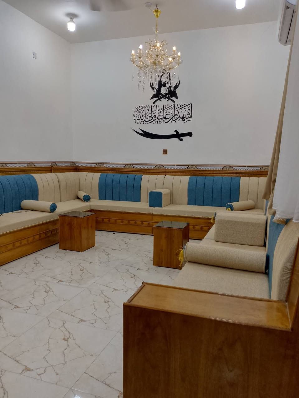 السلام عليكم
السلام عليكم
بيت ١٥٠م زراعي حي النفط إقرار محكمه جهة البانزين خانه شارع الدكتور أحمد مطر خامس بيت عن شارع عشرين التبليط يتكون من استقبال وصاله ومطبخ وغرفتين وصحيات داخليه و خارجيه بناء حديث ٢٠٢٥ السعر ٩٠وبي مجال ***********
