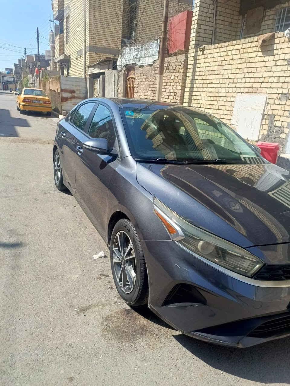 السلام عليكم
فورتي 2023 واردي امريكي رقم بغداد حره 
تلاثه قطع صبغ بدون ايبراك كير مكينه مكفول ماشيه 39 الف مكانها بغداد
واتساب ***********
