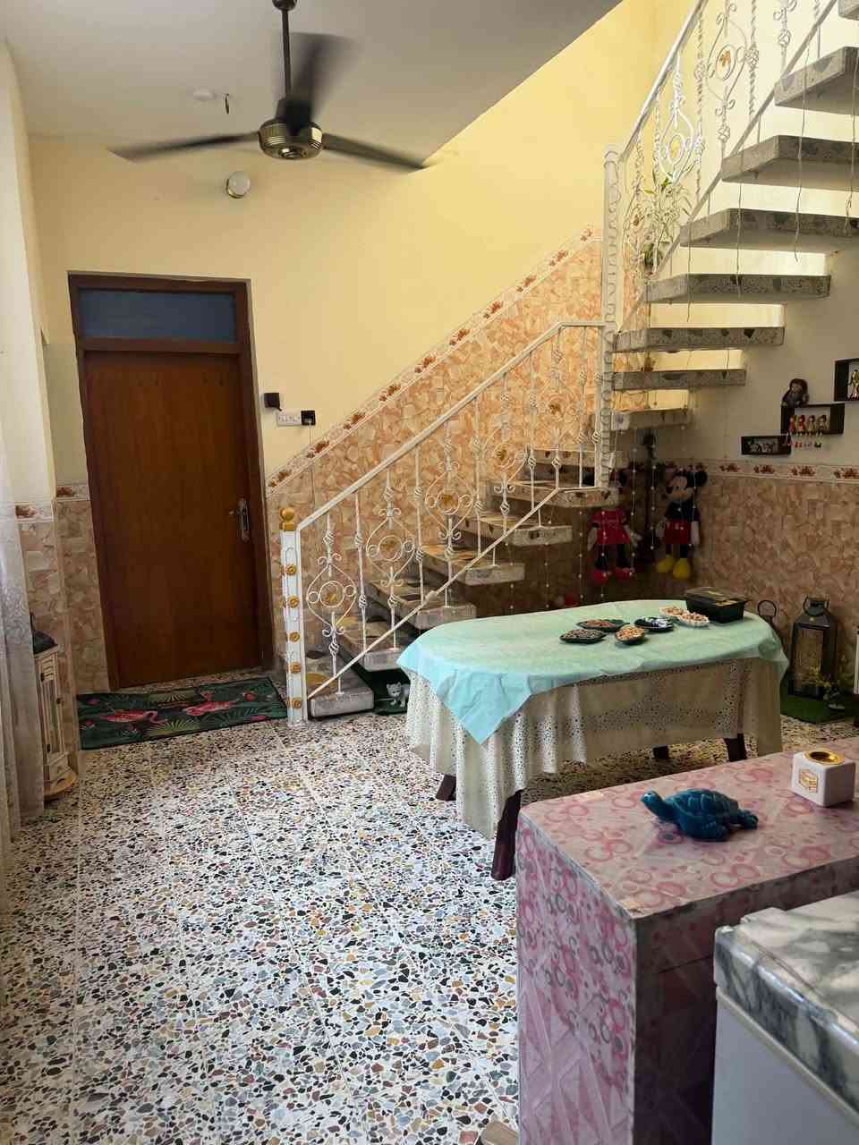 بيت للبيع طابو ملك صرف مساحة 150مسلح قاطين كاشي واسيراميك جاهز بناء حديث بناء طابوق بغداد التاجي حى الحسن العسكري قريب على مدرسه الشهيد هاشم ٤غرف نوم واستقبال ومطبخ وصحيات تم الرد خاص ***********
